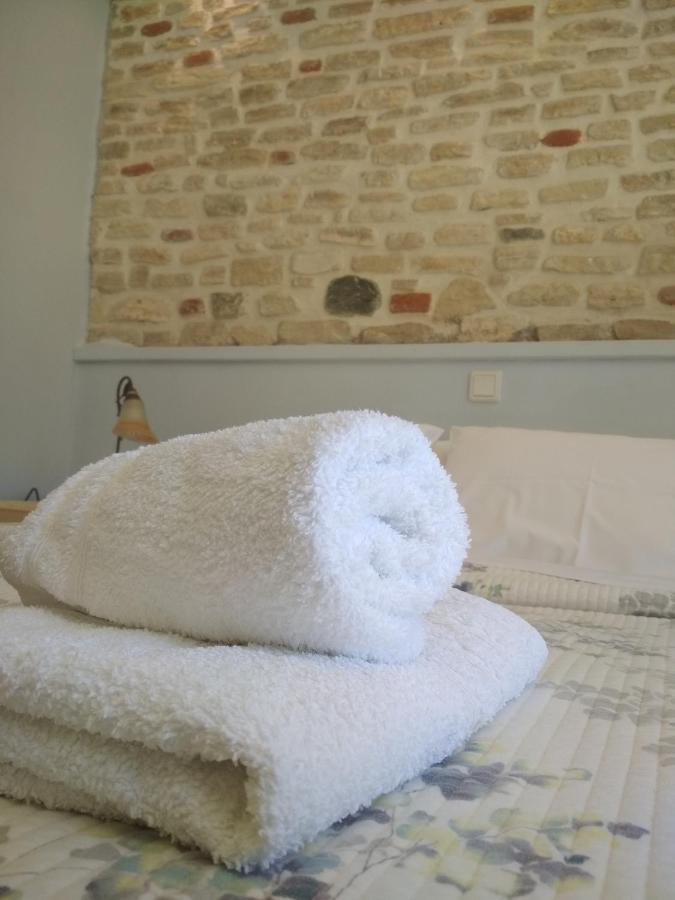 Rent Rooms Alexiou Límni Exteriör bild